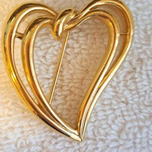 1990s's signed Trifari open work heart brooch/pin